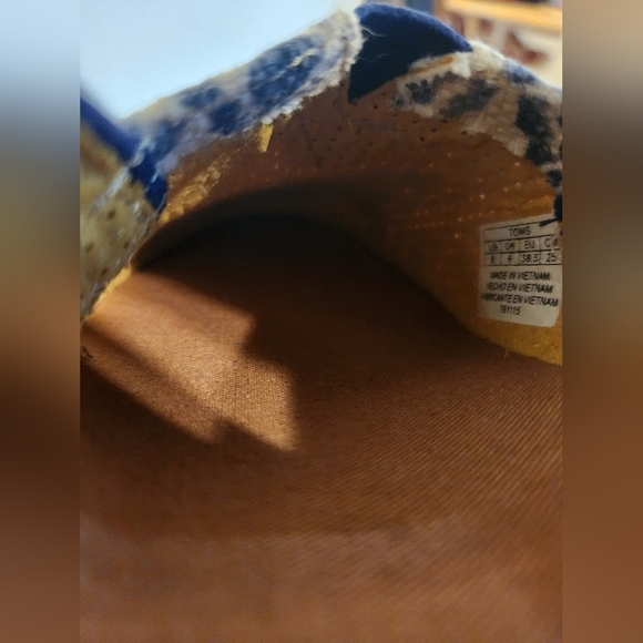 TOMS Blue and White Patterned Canvas Slip-On Shoes Women's 8 Nearly New - Picture 6 of 12